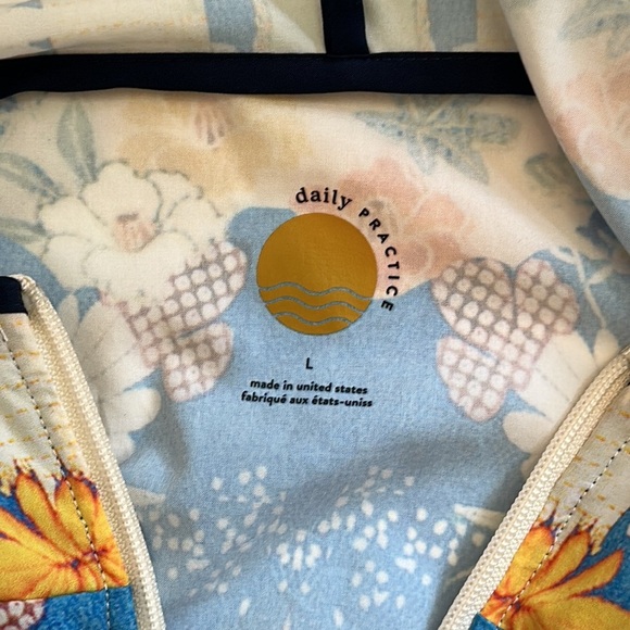 Daily Practice by Anthropologie Postcard Hooded Bomber Jacket Crane Print Sz L - Picture 10 of 16